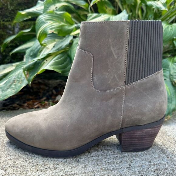 Vionic Womens Size 7M Green Shantelle Ankle Boots Waterproof Nubuck‎ Leather - Picture 9 of 9